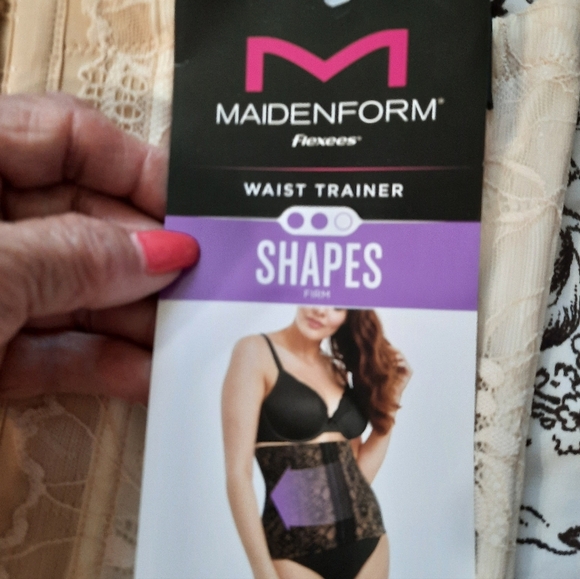 NWT Maidenform Small Lace Shapewear in Cream - Picture 2 of 16